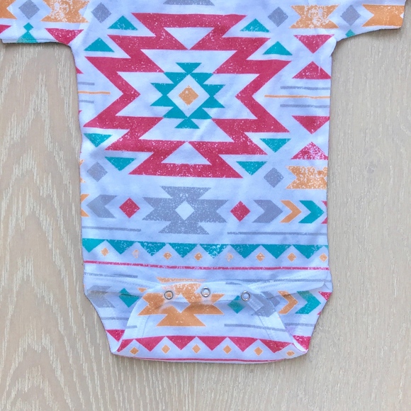NEW Laughing Giraffe Printed Bodysuit - Picture 3 of 8